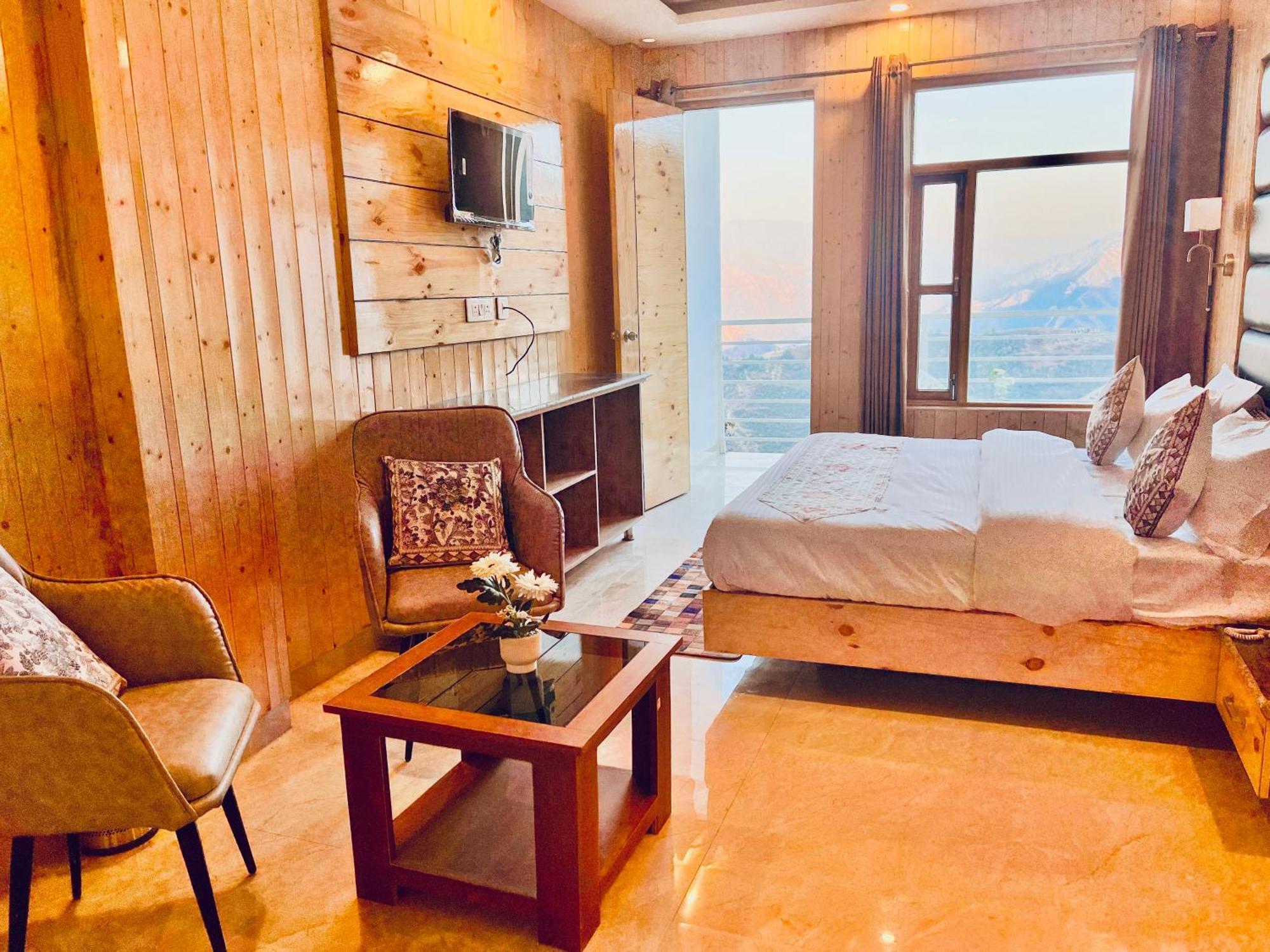 Hotel Classic Crown - #Scenic Mountain View #Open Terrace #Parking #Premium Rooms With Balcony #Guest Preferred #Best Selling Hotel In Mussoorie Eksteriør billede