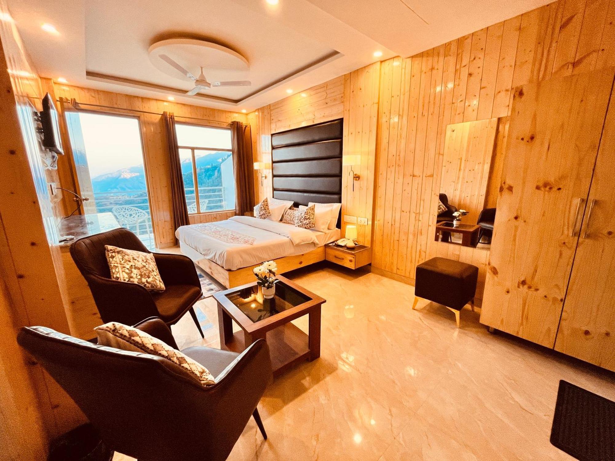 Hotel Classic Crown - #Scenic Mountain View #Open Terrace #Parking #Premium Rooms With Balcony #Guest Preferred #Best Selling Hotel In Mussoorie Eksteriør billede