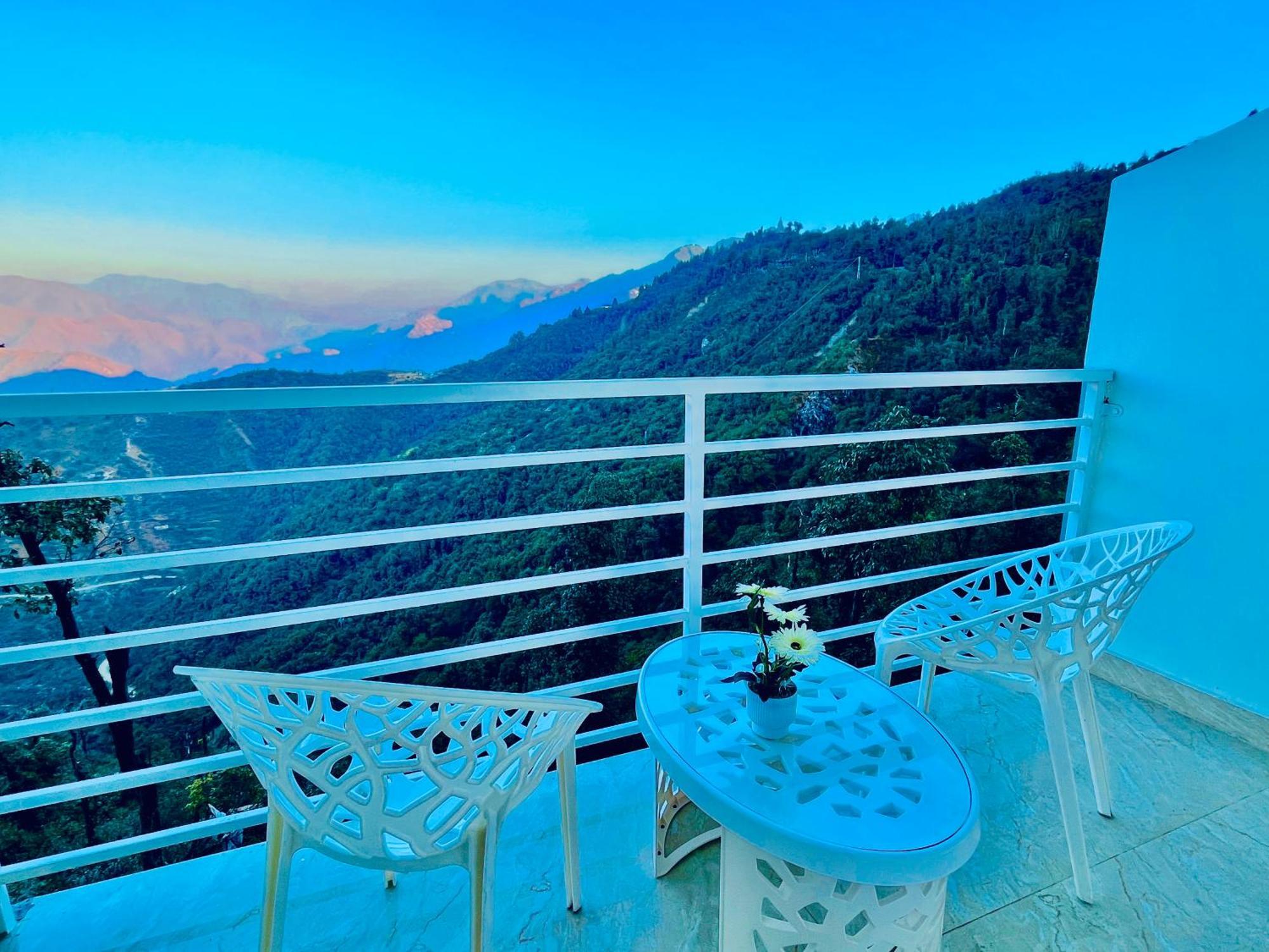 Hotel Classic Crown - #Scenic Mountain View #Open Terrace #Parking #Premium Rooms With Balcony #Guest Preferred #Best Selling Hotel In Mussoorie Eksteriør billede