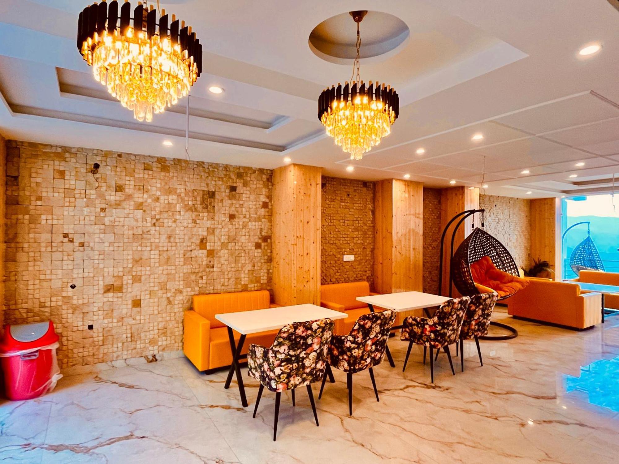 Hotel Classic Crown - #Scenic Mountain View #Open Terrace #Parking #Premium Rooms With Balcony #Guest Preferred #Best Selling Hotel In Mussoorie Eksteriør billede