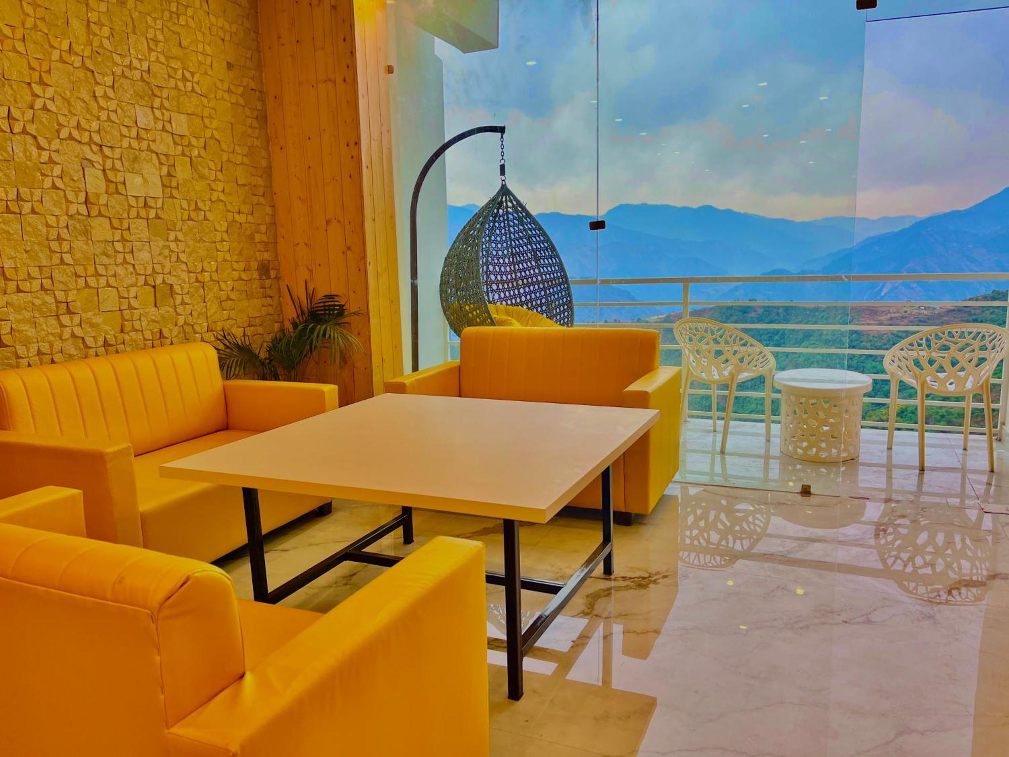Hotel Classic Crown - #Scenic Mountain View #Open Terrace #Parking #Premium Rooms With Balcony #Guest Preferred #Best Selling Hotel In Mussoorie Eksteriør billede